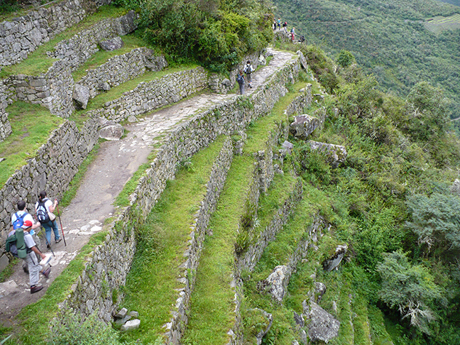 inca-trail_walking-into-mapi